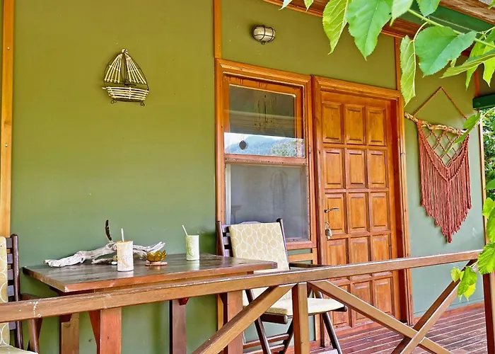 Maki Cirali فندق 3*